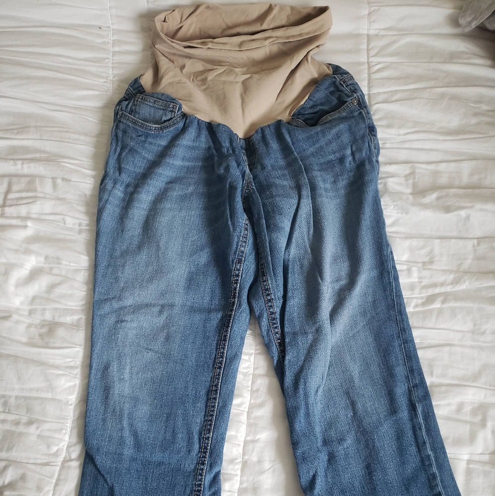 Maternity capris